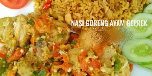 NASI GORENG BAKSO AYAM GEPREK BUNDA IQBAL, Jln Cahaya No 25