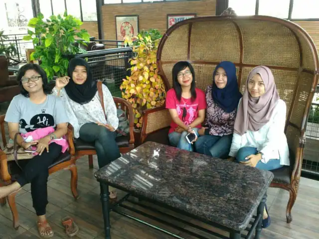 Gambar Makanan La Taverna Cafe & Resto 12