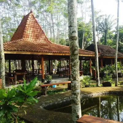 Mbah Bayan Resto