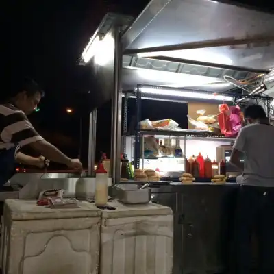 Burger Stall beside Chinese restaurant