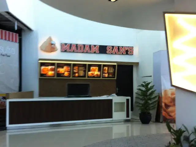 Gambar Makanan Madam San's 1