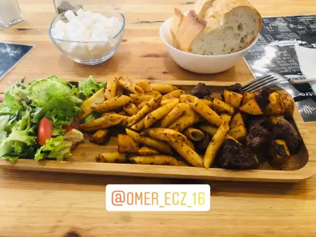 Tiryaki Cafe & Bistro'nin yemek ve ambiyans fotoğrafları 3