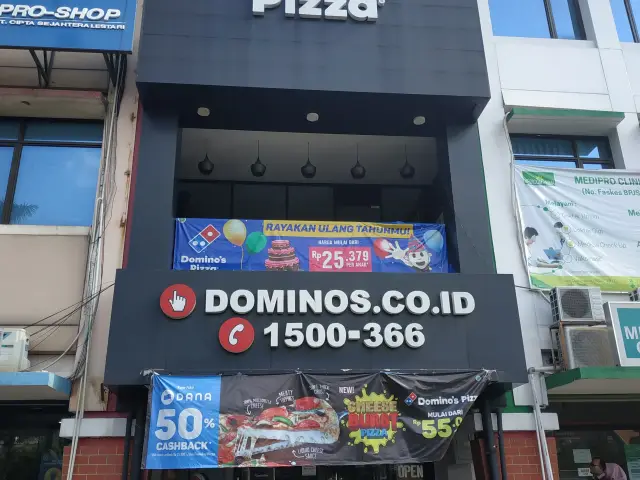 Gambar Makanan Domino's Pizza 9