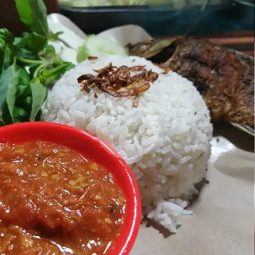 Gambar Makanan Warung Pecel Lele Pakde Lan, Melawai 8