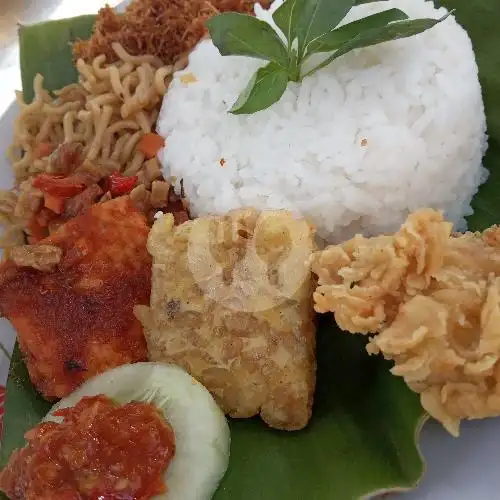 Gambar Makanan Sego Pecel Komplit Mbak Wike dan Mie Ayam, Panjang Jiwo 14