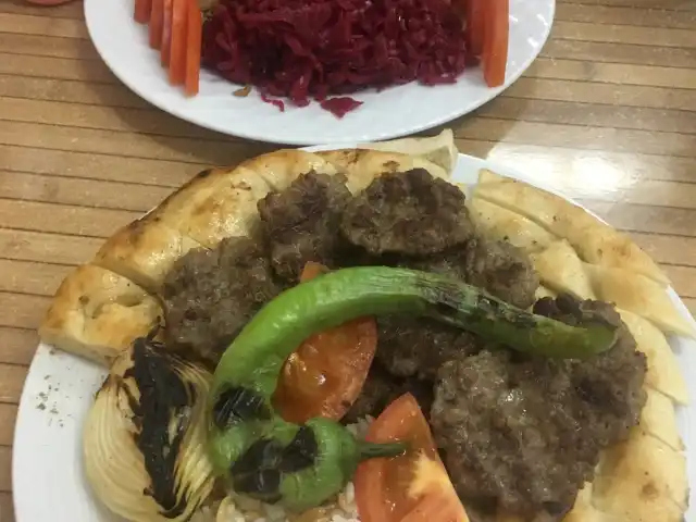 Güzeloba meşhur aksu köfte&piyaz'nin yemek ve ambiyans fotoğrafları 2