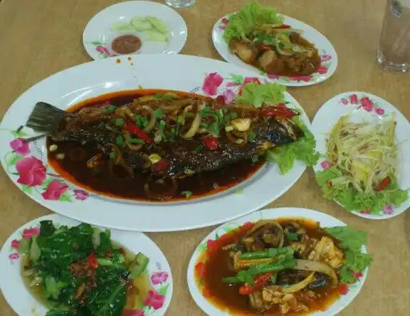Sri Aman Seafood Restaurant Food Photo 1
