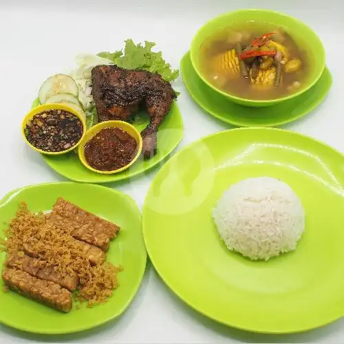 Gambar Makanan Ayam Bakar Oma Dora, Jalan  Wahid Hasyim 4