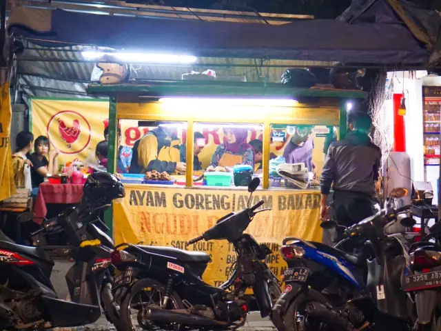 Gambar Makanan Ayam Goreng & Bakar Ngudi Rahayu 5