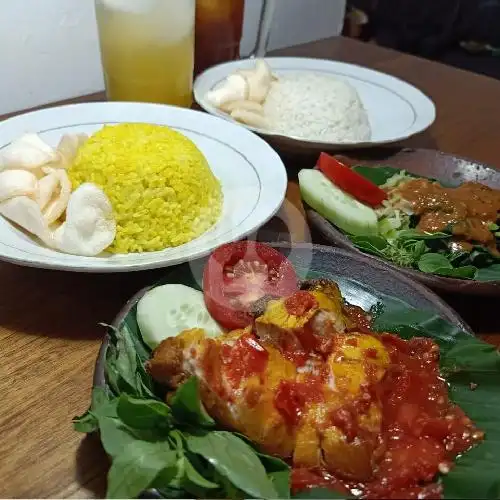 Gambar Makanan Nasi Kuning, Nasi Pecel & Penyetan Warung Boedhe, Krodan 3
