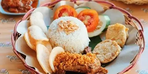 Nasi Uduk Jakarta, Pasar Segar