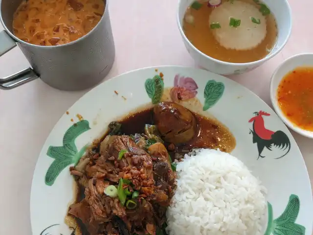 MOOBAAN thai Food Photo 5