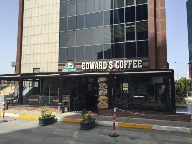 Chef Edward's Coffee'nin yemek ve ambiyans fotoğrafları 27