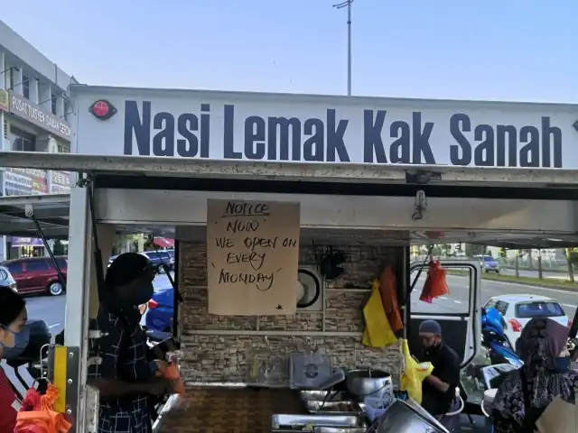 Nasi Lemak Kak Sanah Food Photo 7