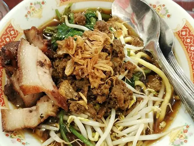 Mie Kangkung Benteng