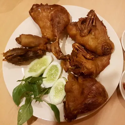 Pak Qomar - Bebek & Ayam Goreng