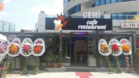 Gemi Cafe & Restaurant'nin yemek ve ambiyans fotoğrafları 1