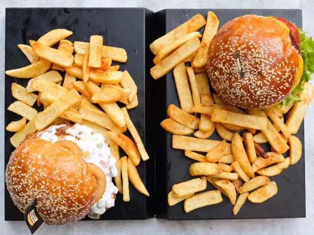 Burger Buffs'nin yemek ve ambiyans fotoğrafları 1