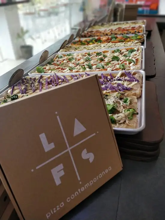 Gambar Makanan Lafs Pizza contemporanea 11