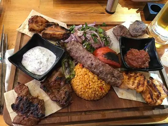 Mayfair Kebab House'nin yemek ve ambiyans fotoğrafları 1