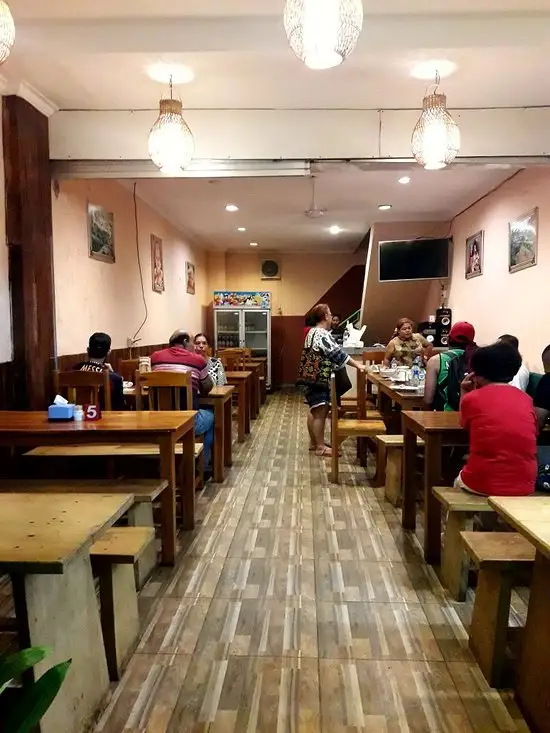 Gambar Makanan Warung Family Seminyak 5