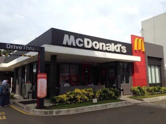 Gambar Makanan McDonald's Buah Batu 5