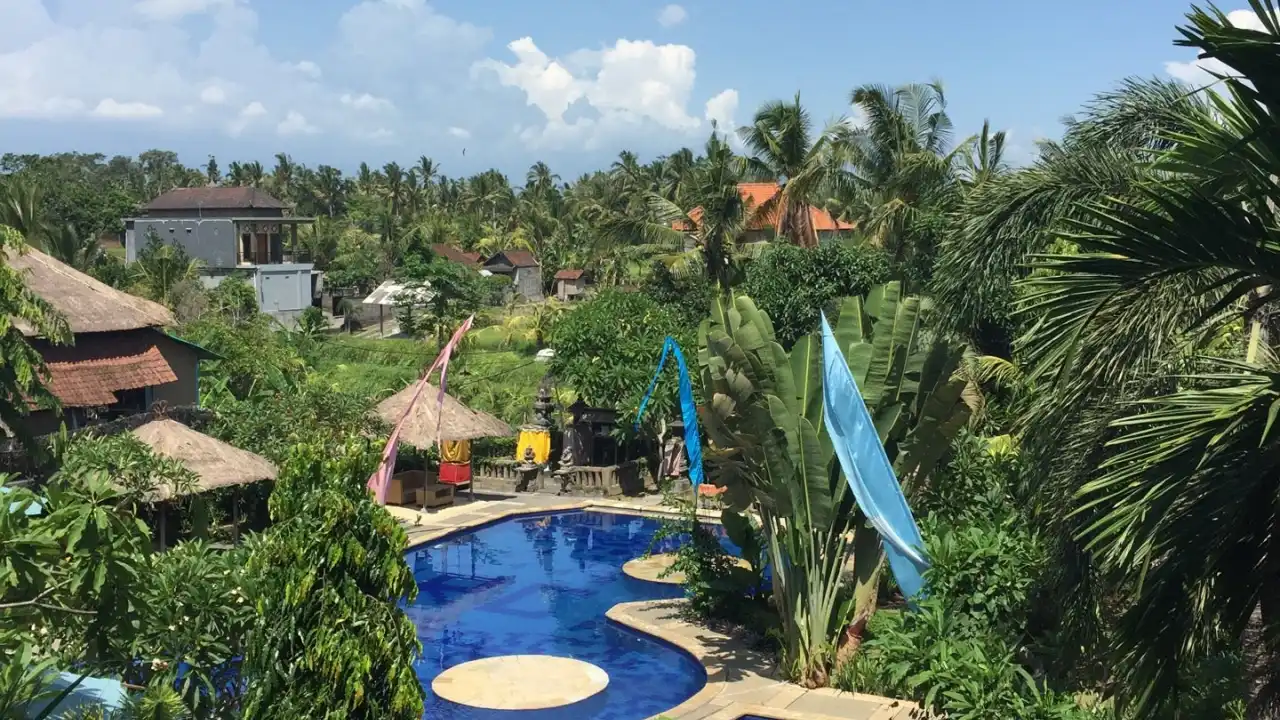 Rapuan cili restaurant & swimming pool