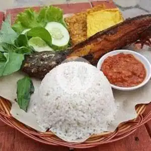 Gambar Makanan Pecel Lele Jaya Kusuma, Mayjen Sutoyo 14