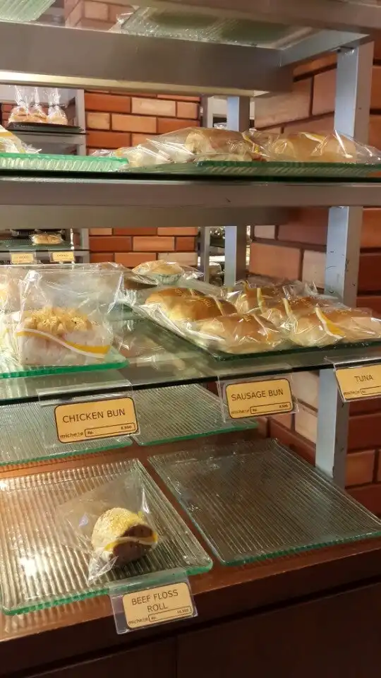 Gambar Makanan Michele bakery - Bogor 5