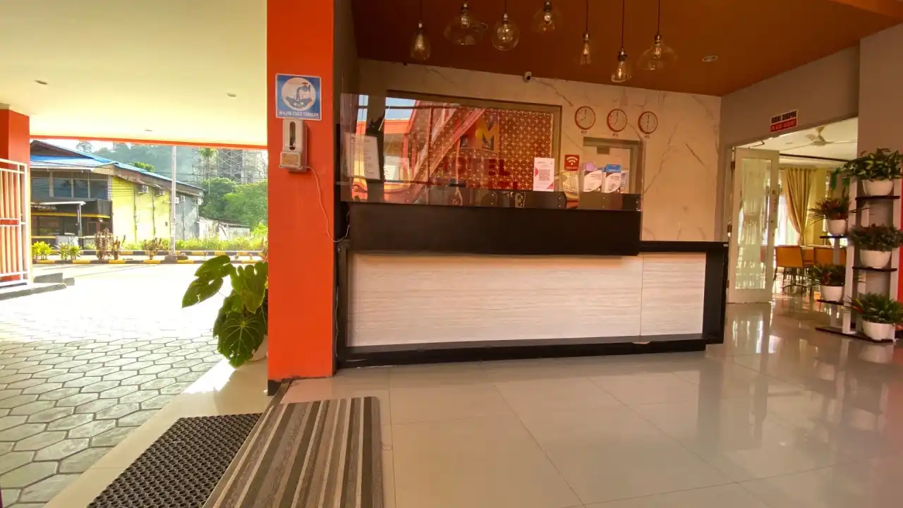 hotel merpati serui