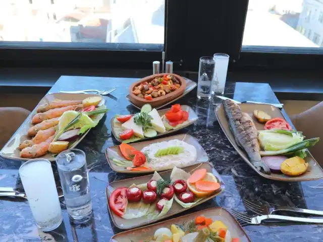 Karaköy Blue Roof'nin yemek ve ambiyans fotoğrafları 16