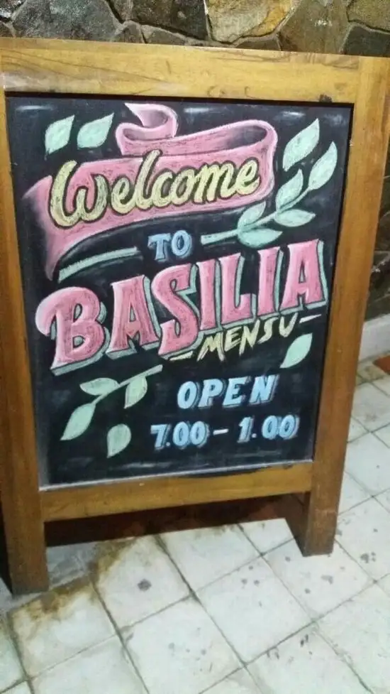 Gambar Makanan Basilia Cafe & Dine 5