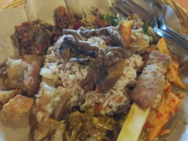 Gambar Makanan Warung Babi Guling Ibu Ayu Komang 2