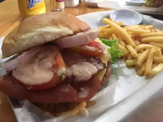 Holy Smokes Garage Burger & BBQ Food Photo 4