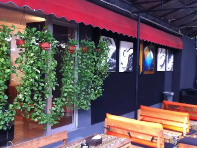Kafe Toejoeh Sembilan