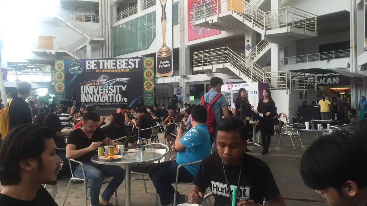 Makanlah @ Limkokwing University of Creative Technology