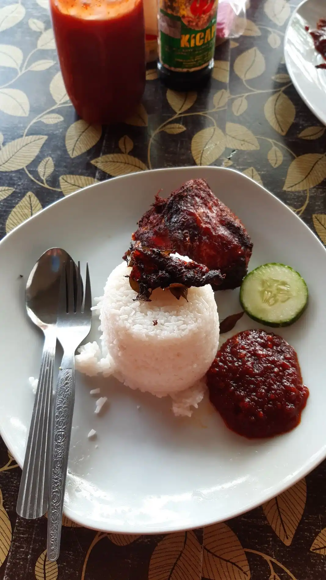 Nasi Kukus Ayam Berempah