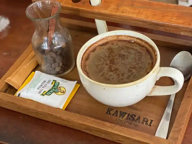 Kawisari Cafe & Eatery