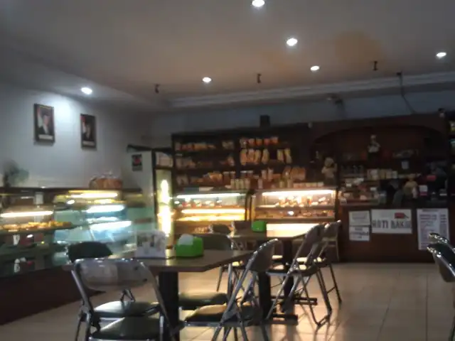 Gambar Makanan Victoria Bakery & Cafe 4