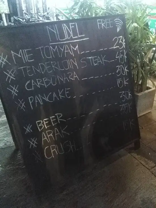 Gambar Makanan Nudel Cafe Canggu 1