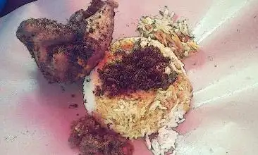 Angah Nasi Kukus Ayam Berempah