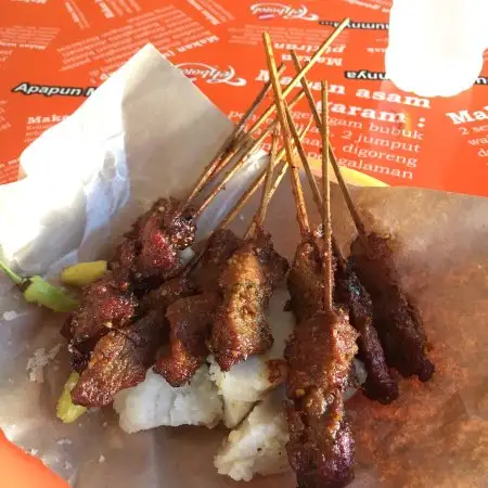 Gambar Makanan Sate Babi Bawah Pohon Gelora Trisakti 15