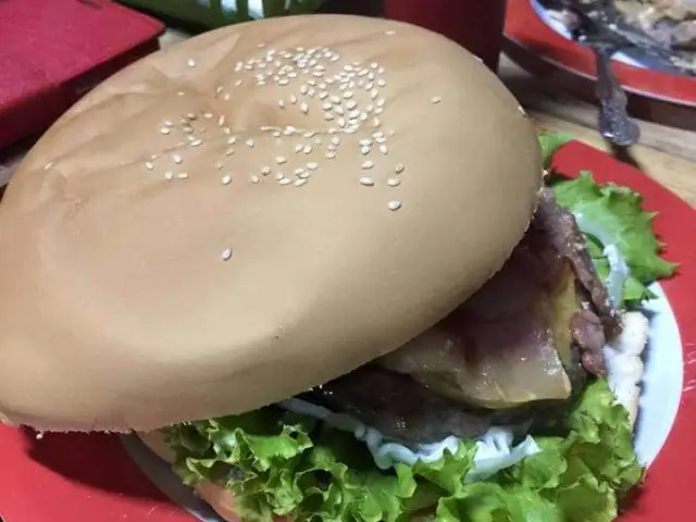 Burger Tank Food Photo 4