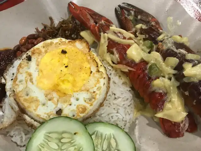 LobsterCrab & Burger (Krusty J'Crab) Food Photo 5