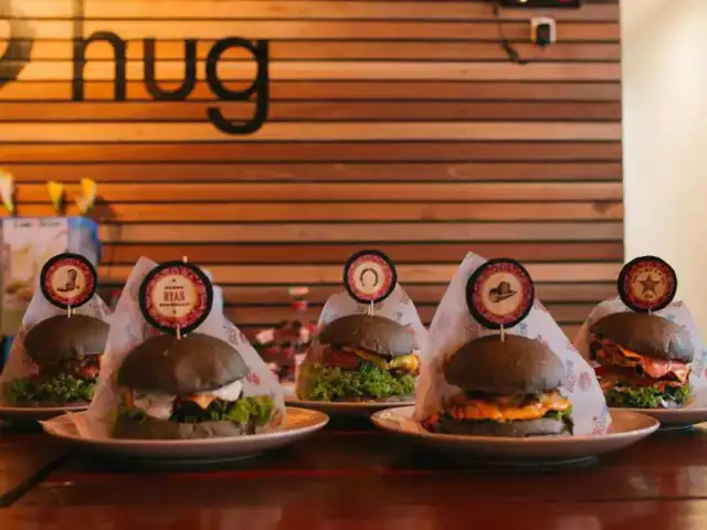 Big Hug Burger Food Photo 10