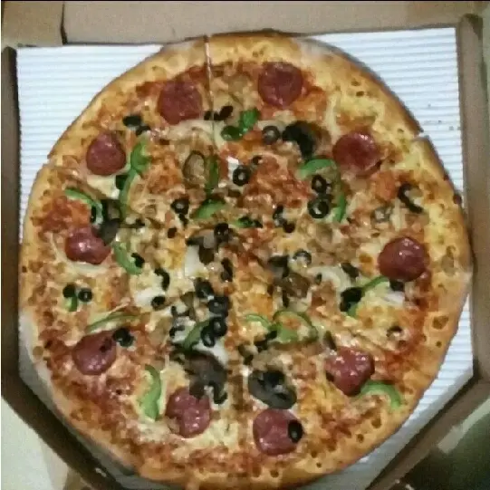 Gambar Makanan Domino's Pizza 6