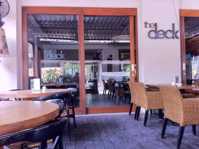 Gambar Makanan The Deck Bar & Casual Dining 7