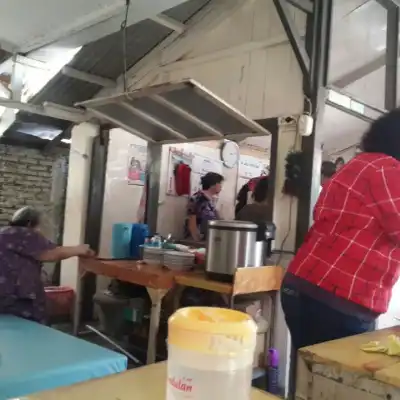 Warung makan "Mak tompo"