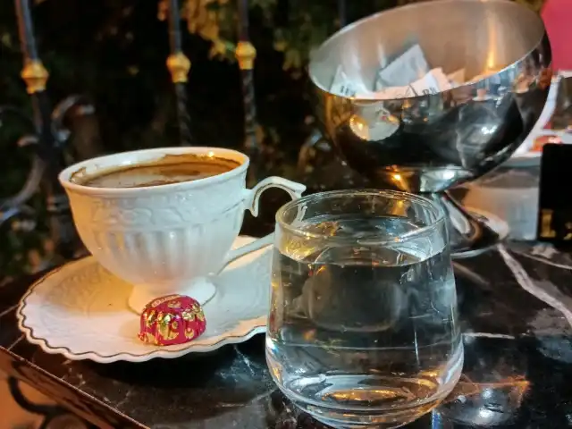 Cafe Le Paris'nin yemek ve ambiyans fotoğrafları 5