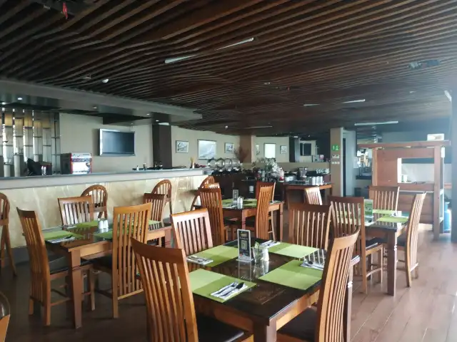 Gambar Makanan Ayanna Cafe & Lounge - Lynt Hotel 5